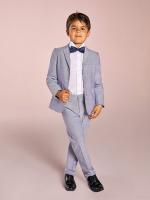 Découvrez nos costumes de petit garçon neufs à prix doux : élégants, confortables et parfaits pour un cortège harmonieux.